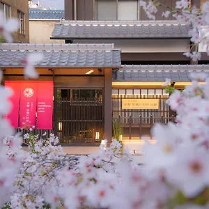 Ryokan (tradycyjny japoński pensjonat lub zajazd) Takasegawa Bettei Kioto
