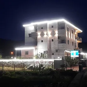 Hotel Apostoli, Përmet